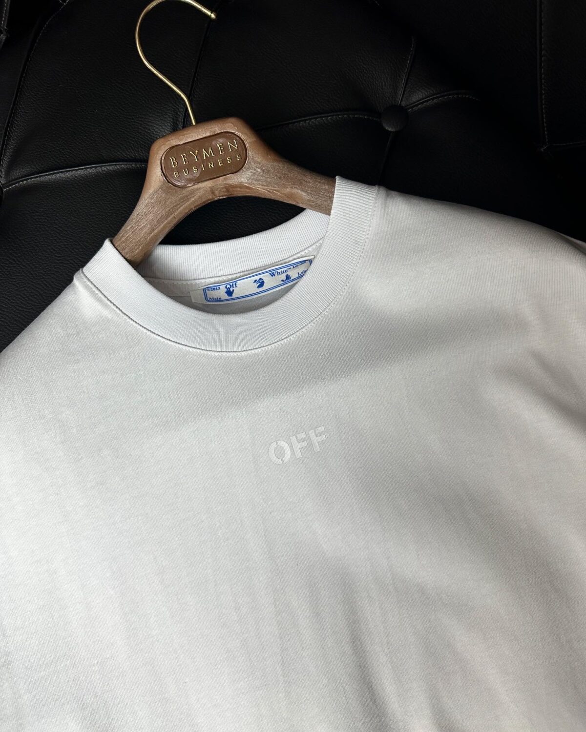 OFF WHT BASKILI ERKEK TSHİRT - Görsel 1