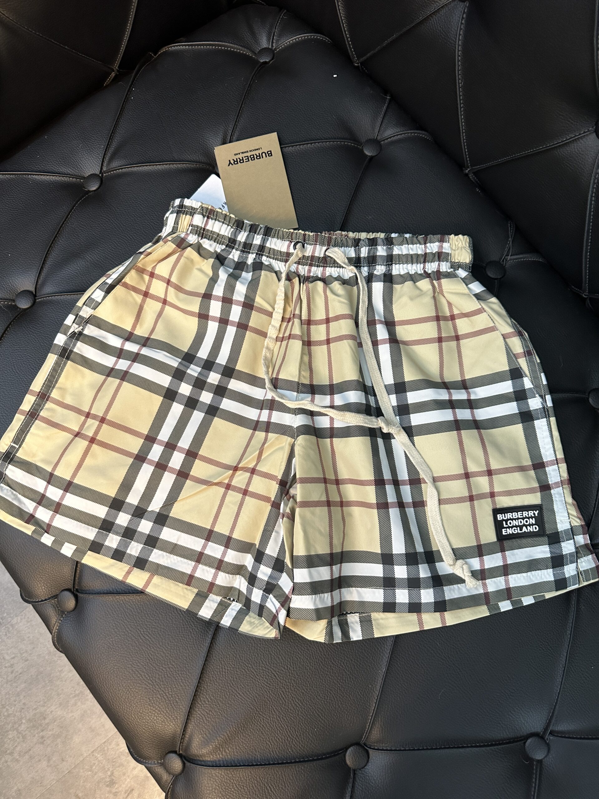 IMG_6624 BURBRRY DENİZ ŞORTU - Görsel 1
