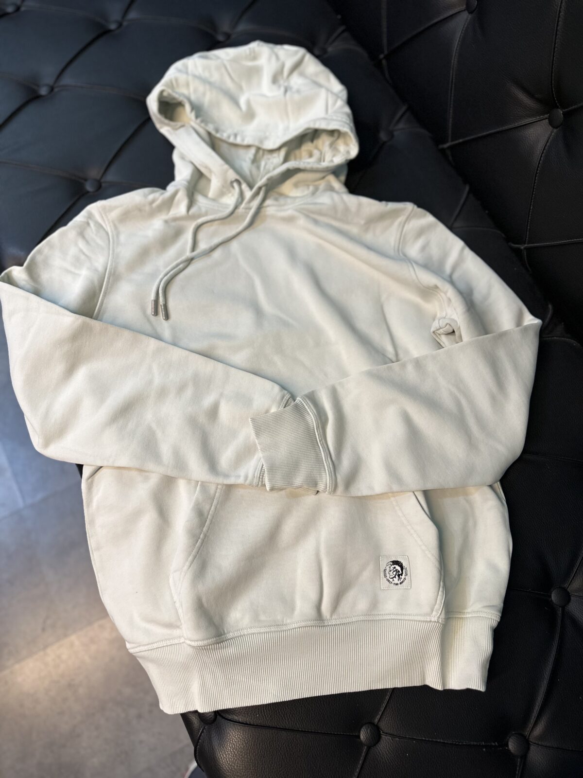 D Kırık Beyaz Kapüşonlu Sweat - Görsel 1