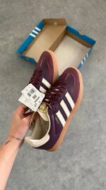Adds Samba  “Maroon” 3